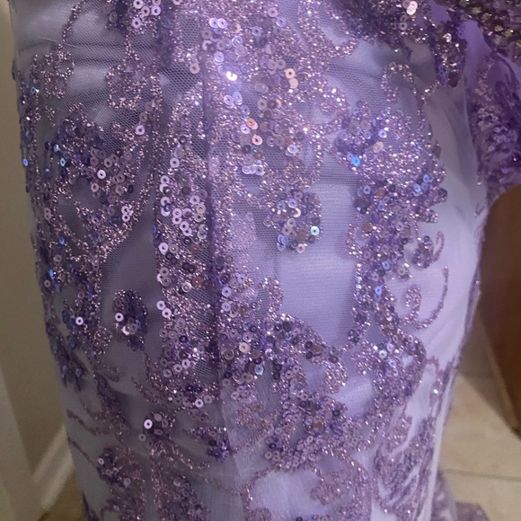 Gown Beaded Size Medium Lavendar - Picture 4 of 4